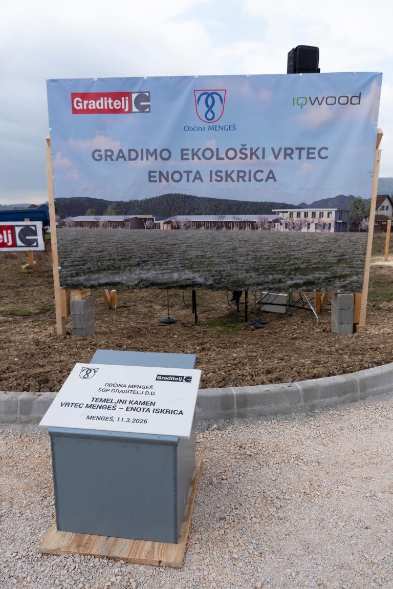 U Mengšu položen kamen temeljac za novi vrtić od slovenskog drva