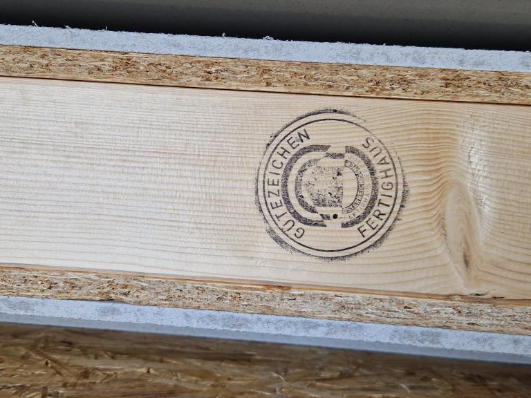 Redovita kontrola kvalitete od strane Holzforschung Austria – potvrda naše predanosti vrhunskoj kvaliteti